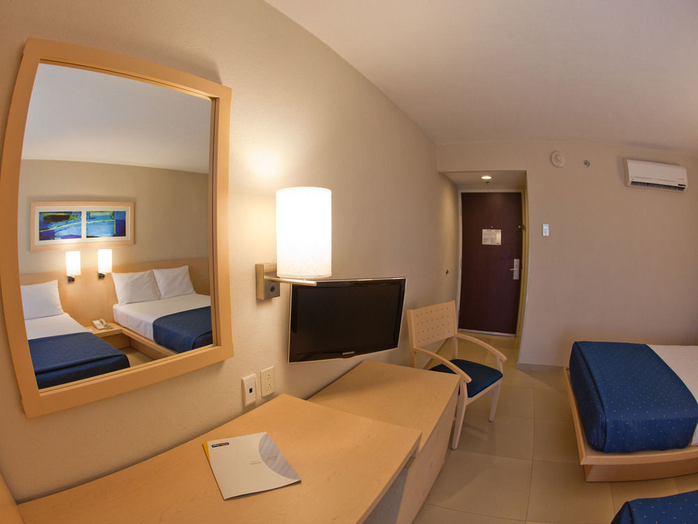 City Express By Marriott Mérida Εξωτερικό φωτογραφία